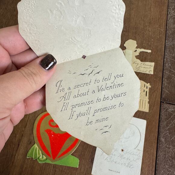 Bundle Lot SIX VINTAGE 1920-1950s Valentine Cards and Post Cards Made in USA - Picture 5 of 6